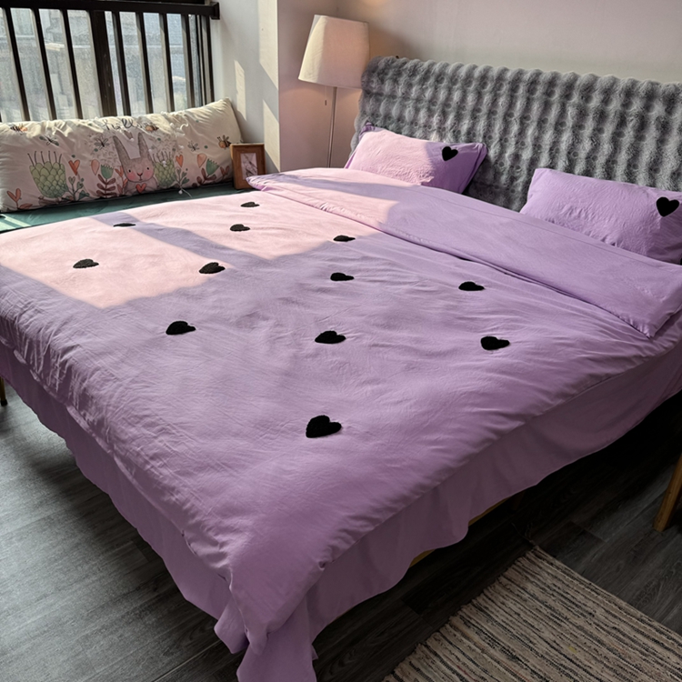 91家纺网 家纺一手货源 找家纺 N先生 2025新款超柔水洗棉毛巾绣四件套极简风系列 爱心-紫