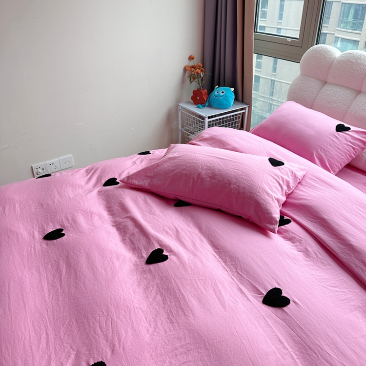 91家纺网 家纺一手货源 找家纺 N先生 2025新款超柔水洗棉毛巾绣四件套极简风系列 爱心-玫红