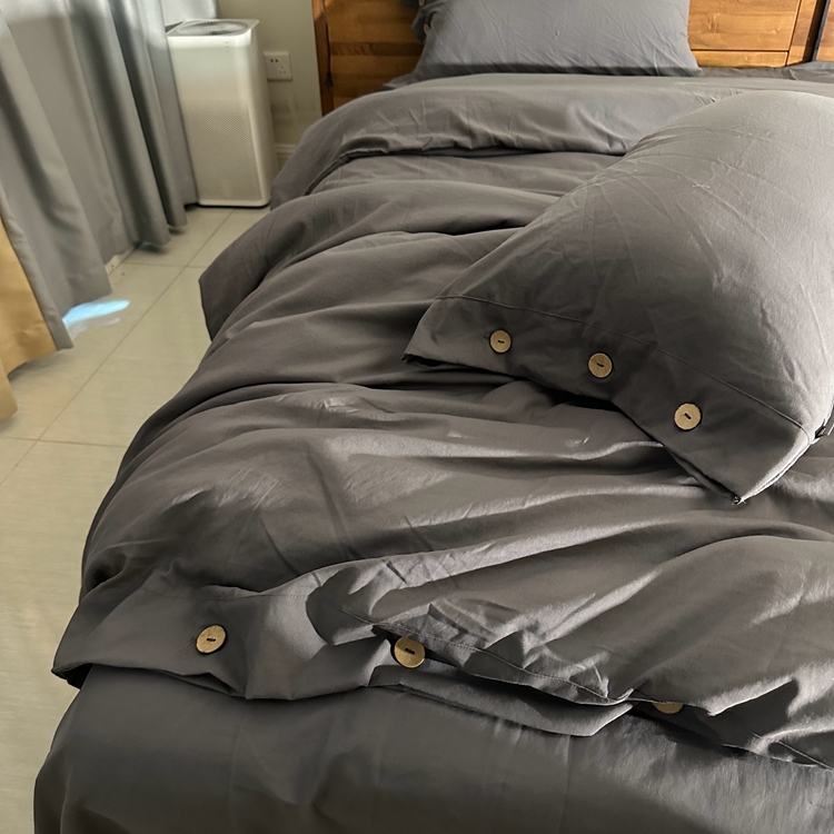 91家纺网 家纺一手货源 找家纺 yyds网供 2024新款纽扣款无印风四件套非全棉纯棉日式水洗棉三件套轻奢INS风（含买家秀） 银幽灰-无印风纽扣款