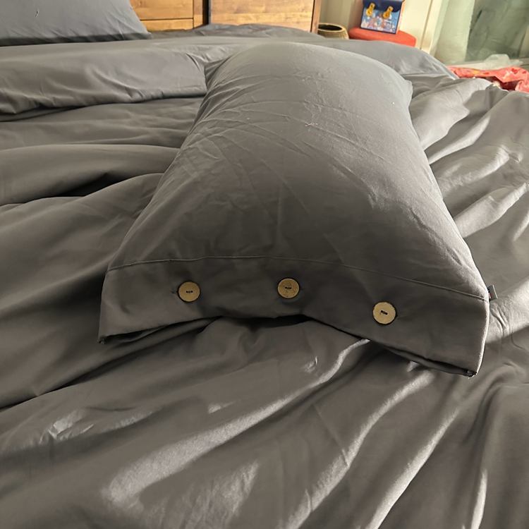 91家纺网 家纺一手货源 找家纺 yyds网供 2024新款纽扣款无印风四件套非全棉纯棉日式水洗棉三件套轻奢INS风（含买家秀） 银幽灰-无印风纽扣款