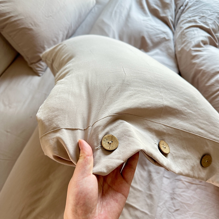 91家纺网 家纺一手货源 找家纺 yyds网供 2024新款纽扣款无印风四件套非全棉纯棉日式水洗棉三件套轻奢INS风（含买家秀） 奶油咖-无印风纽扣款