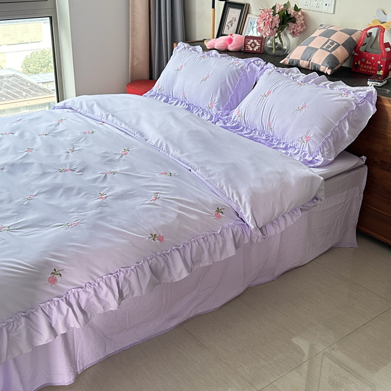 91家纺网 家纺一手货源 找家纺 （总）你好美丽 2025新款水洗棉满版刺绣大宽花边款四件套-花季