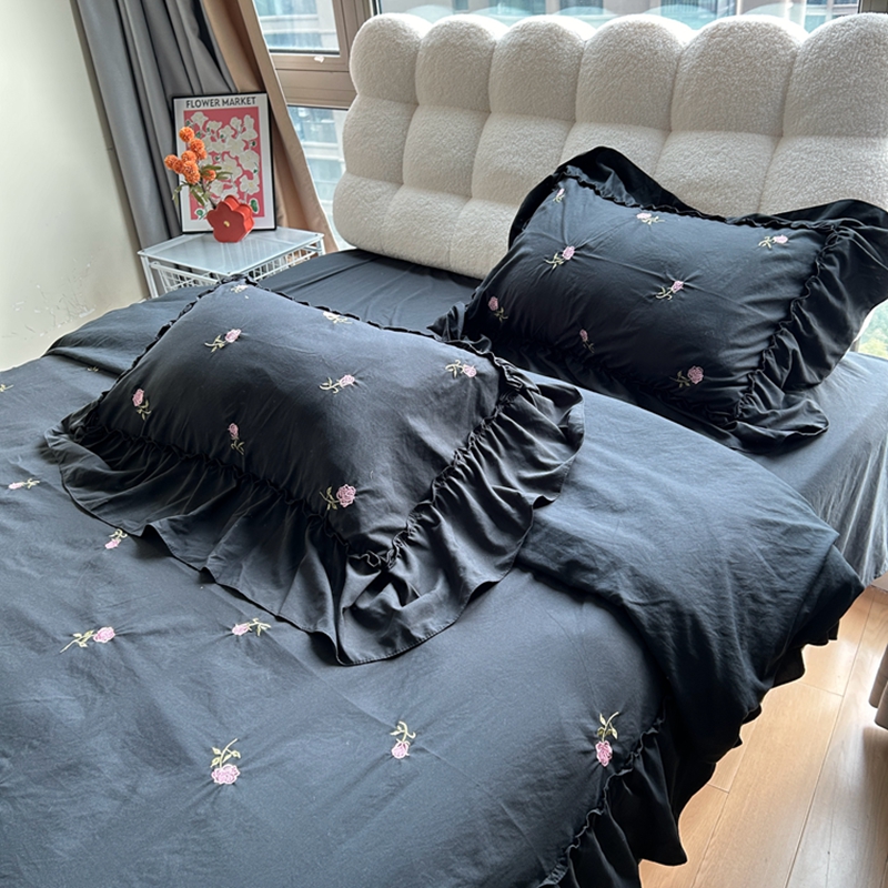 91家纺网 家纺一手货源 找家纺 （总）你好美丽 2025新款水洗棉满版刺绣大宽花边款四件套-花季