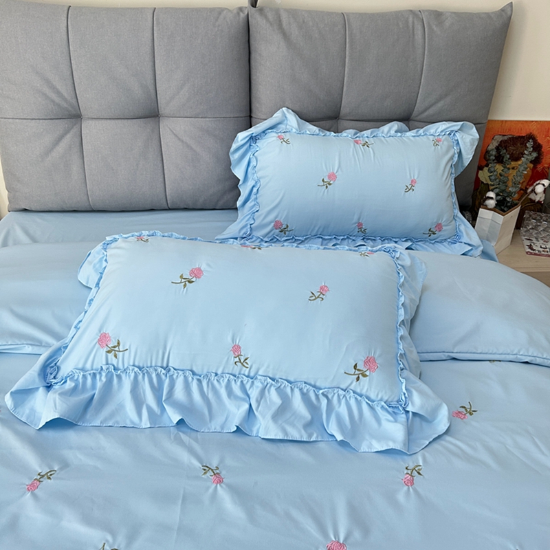 91家纺网 家纺一手货源 找家纺 你好美丽 2025新款水洗棉满版刺绣大宽花边款四件套-花季 花季蓝满版
