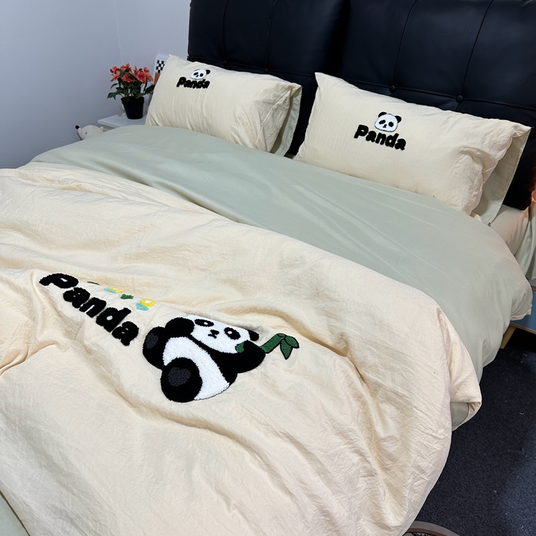 91家纺网 家纺一手货源 找家纺 优迈 2024新款超柔磨毛水洗棉毛巾绣四件套系列（专版） 熊猫