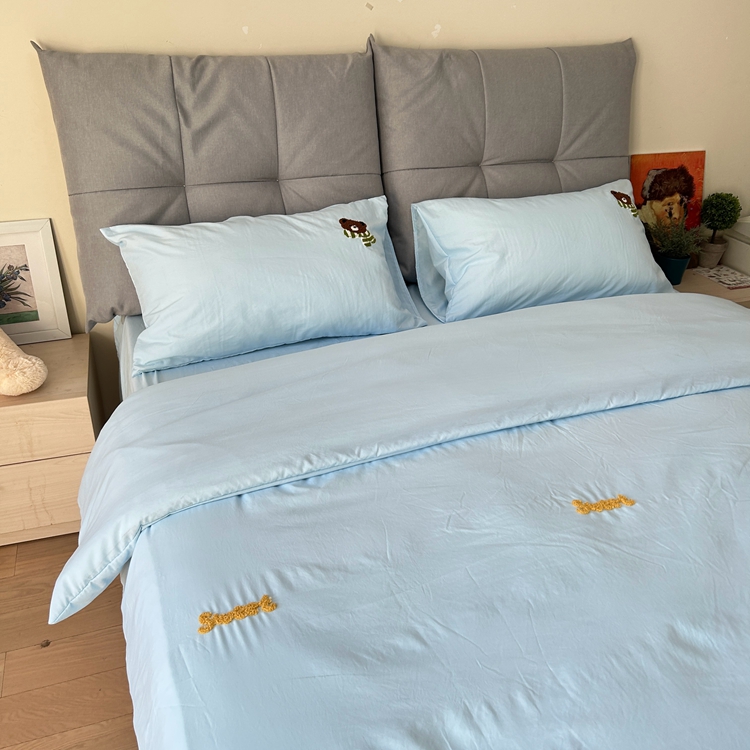 91家纺网 家纺一手货源 找家纺 优迈 2024新款超柔磨毛水洗棉毛巾绣四件套系列-风格二 小熊