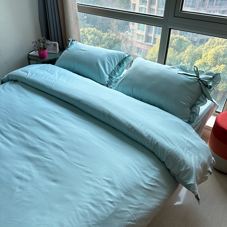 91家纺网 家纺一手货源 找家纺 春光里 2024新款蝴蝶结花边磨毛四件套 蝴蝶花边-冰蓝