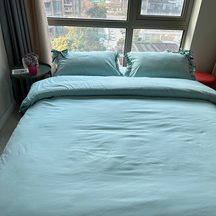 91家纺网 家纺一手货源 找家纺 春光里 2024新款蝴蝶结花边磨毛四件套 蝴蝶花边-冰蓝