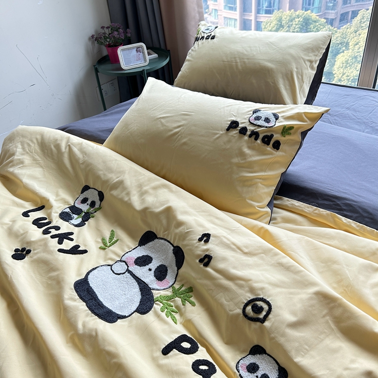 91家纺网 家纺一手货源 找家纺 沐慕家居 2024毛巾绣四件套 幸运熊猫-米色