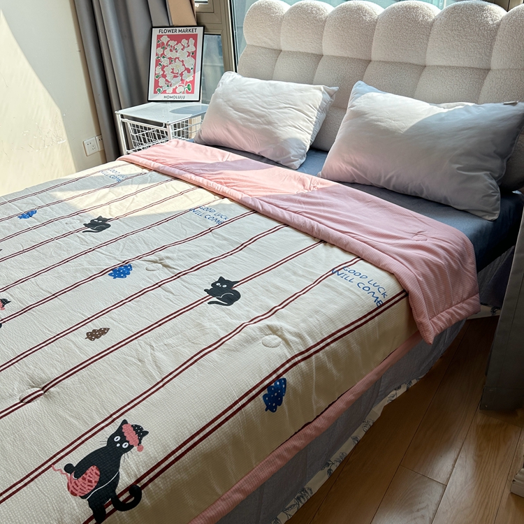 91家纺网 家纺一手货源 找家纺 星巴K家纺 2024新款小清新柔软泡泡棉夏凉被被子空调被夏被 粉喵