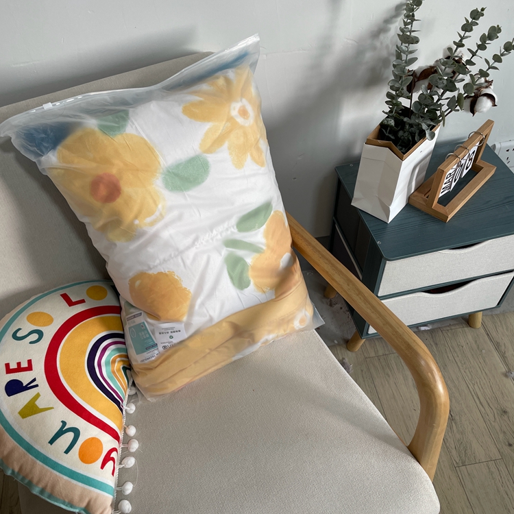 91家纺网 家纺一手货源 找家纺 星巴K 2023新款洛卡棉美棉印花夏被亲肤手包边夏被 阳光兔兔