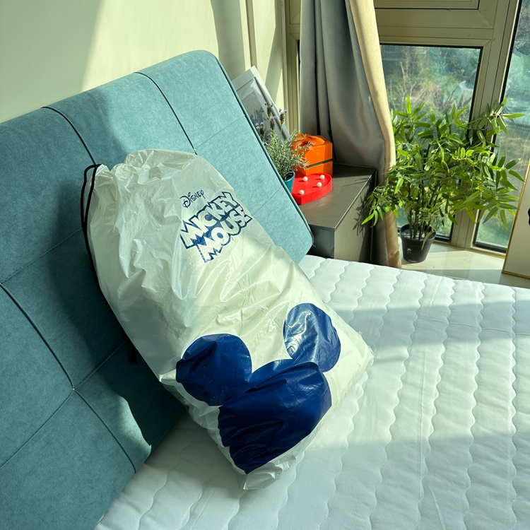 91家纺网 家纺一手货源 找家纺 星巴K 2023新款洛卡棉美棉印花夏被亲肤手包边夏被 爱心绿