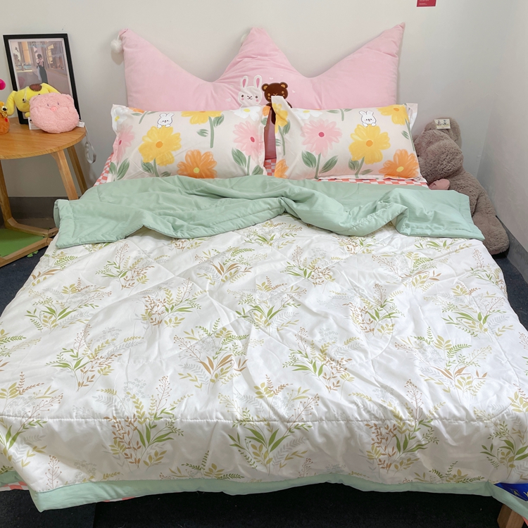 91家纺网 家纺一手货源 找家纺 星巴K 2023新款洛卡棉美棉印花夏被亲肤手包边夏被 香草