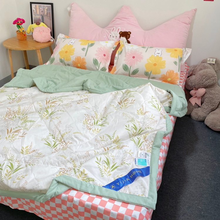 91家纺网 家纺一手货源 找家纺 星巴K 2023新款洛卡棉美棉印花夏被亲肤手包边夏被 香草
