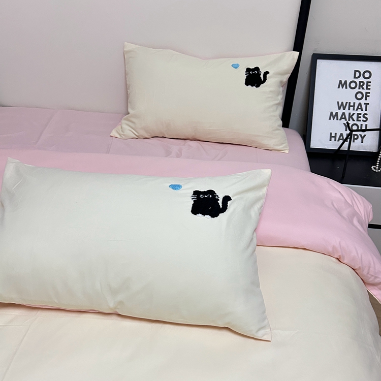 91家纺网 家纺一手货源 找家纺 我心家纺 2024新款水洗棉毛巾绣四件套-小黑猫 小黑猫-米粉