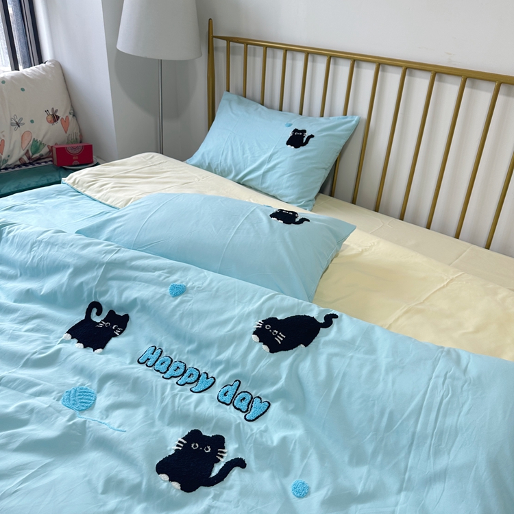 91家纺网 家纺一手货源 找家纺 我心家纺 2024新款水洗棉毛巾绣四件套-小黑猫 小黑猫-蓝黄