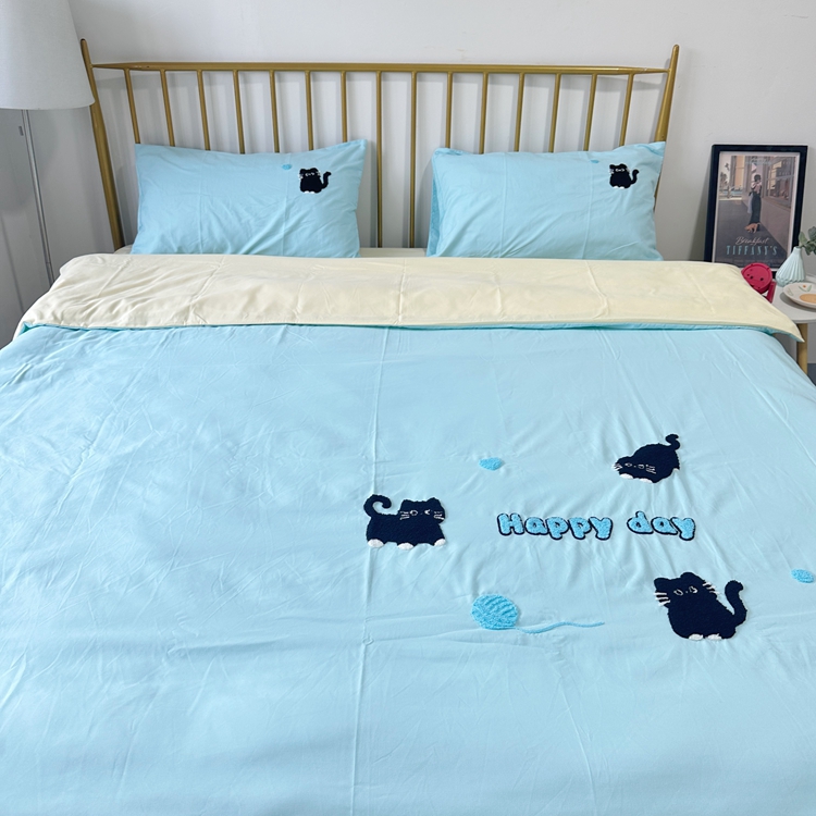 91家纺网 家纺一手货源 找家纺 我心家纺 2024新款水洗棉毛巾绣四件套-小黑猫 小黑猫-蓝黄