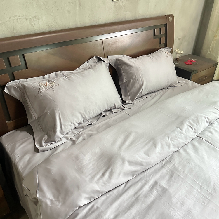 91家纺网 家纺一手货源 找家纺 琉宿家纺 2025新款50s双股长绒棉绣花四件套 时尚格调-绅士灰