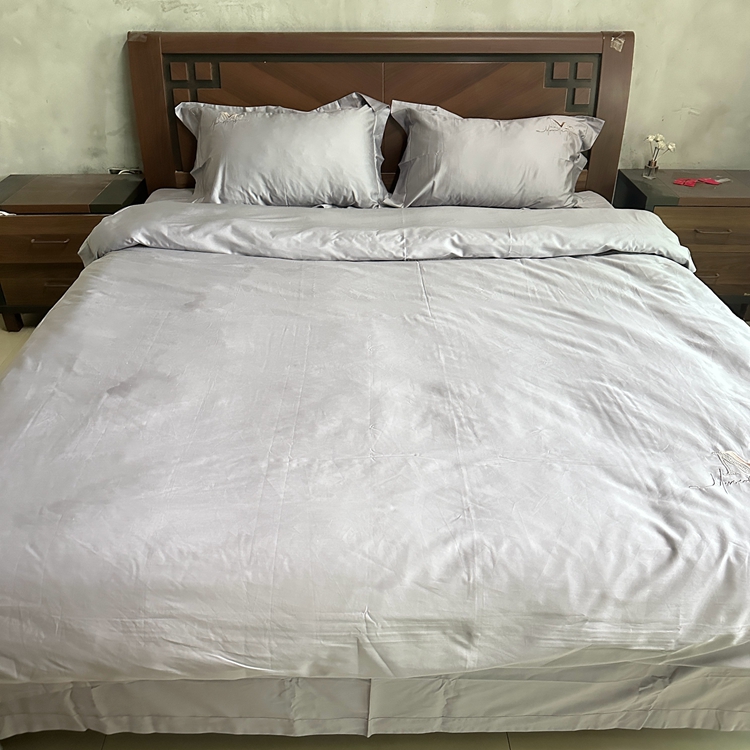 91家纺网 家纺一手货源 找家纺 琉宿家纺 2025新款50s双股长绒棉绣花四件套 时尚格调-绅士灰