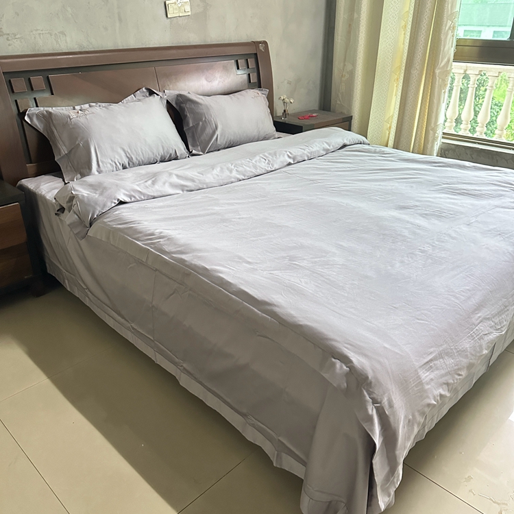 91家纺网 家纺一手货源 找家纺 琉宿家纺 2025新款50s双股长绒棉绣花四件套 时尚格调-绅士灰