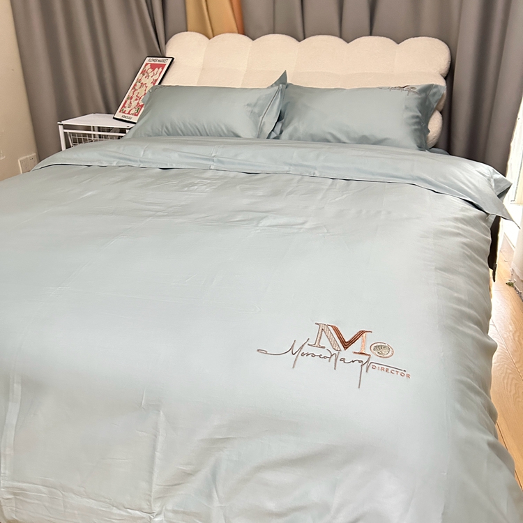 91家纺网 家纺一手货源 找家纺 琉宿家纺 2025新款50s双股长绒棉绣花四件套 倾世红颜-天空蓝