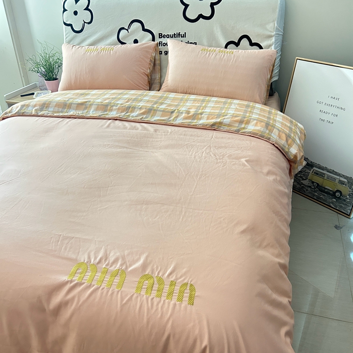 91家纺网 家纺一手货源 找家纺 富宁家纺 2025新款青春格子纯色双拼学生宿舍三件套四件套 粉色