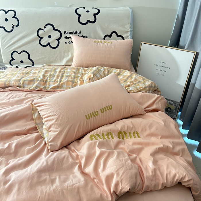 91家纺网 家纺一手货源 找家纺 富宁家纺 2025新款青春格子纯色双拼学生宿舍三件套四件套 粉色