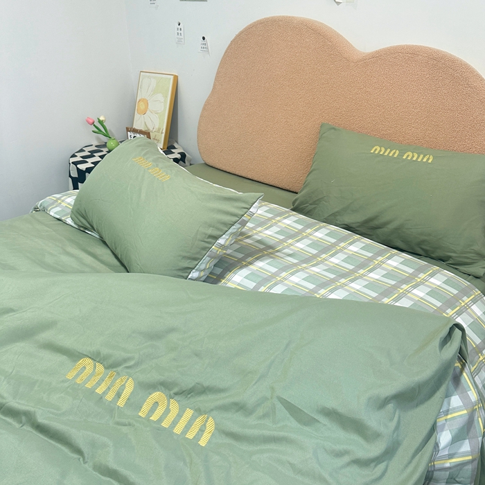 91家纺网 家纺一手货源 找家纺 富宁家纺 2025新款青春格子纯色双拼学生宿舍三件套四件套 绿色
