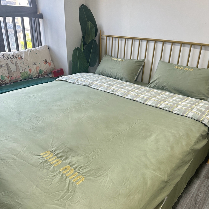 91家纺网 家纺一手货源 找家纺 富宁家纺 2025新款青春格子纯色双拼学生宿舍三件套四件套 绿色