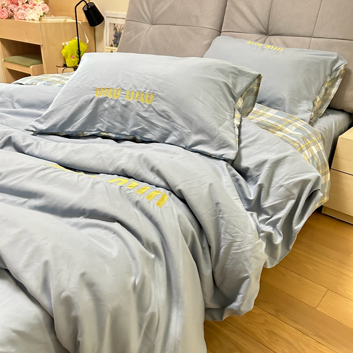 91家纺网 家纺一手货源 找家纺 富宁家纺 2025新款青春格子纯色双拼学生宿舍三件套四件套 蓝色