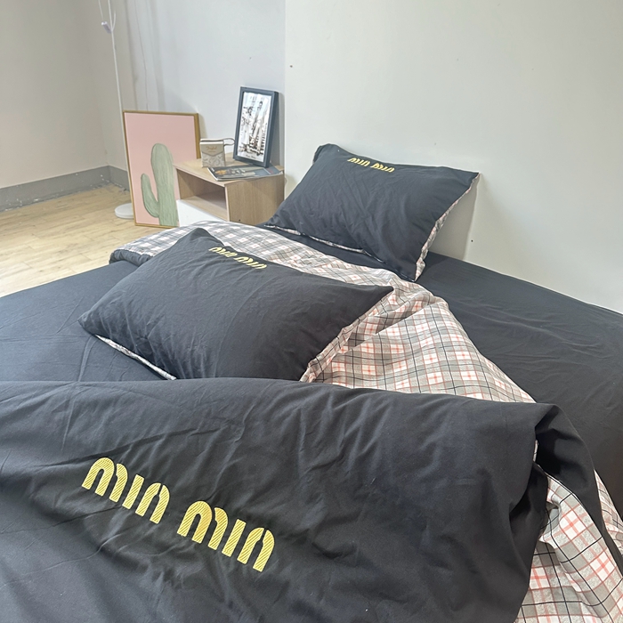 91家纺网 家纺一手货源 找家纺 （总）2025新款ins风青春格子水洗棉纯色双拼格子四件套格子-提供买家秀