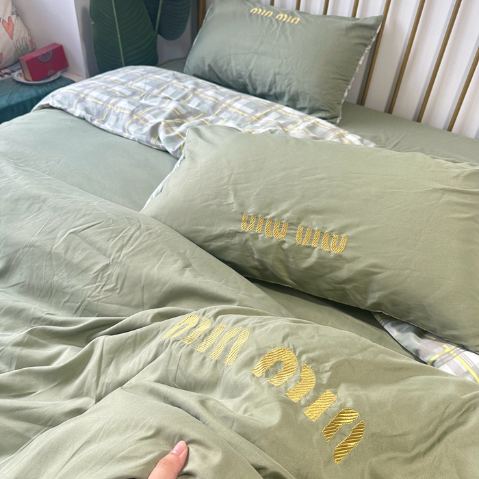 91家纺网 家纺一手货源 找家纺 （总）2025新款ins风青春格子水洗棉纯色双拼格子四件套格子-提供买家秀