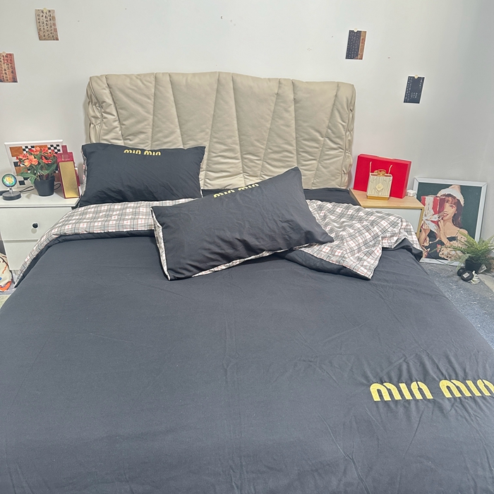 91家纺网 家纺一手货源 找家纺 （总）2025新款ins风青春格子水洗棉纯色双拼格子四件套格子-提供买家秀