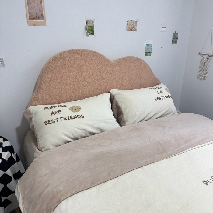 91家纺网 家纺一手货源 找家纺 眷恋家纺 2024新款牛奶绒毛巾绣宽边四件套-调皮狗系列 调皮狗-米黄+咖