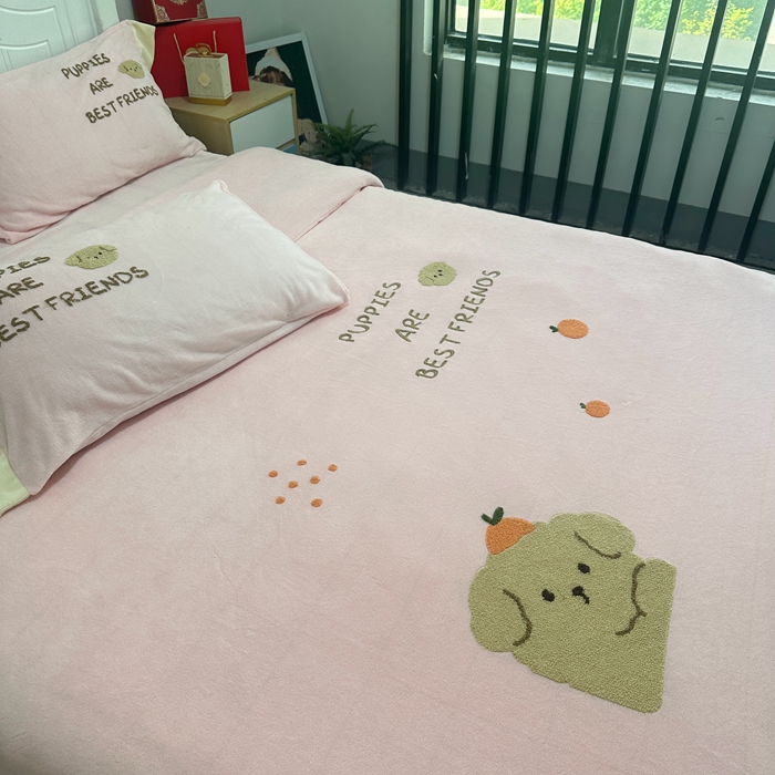 91家纺网 家纺一手货源 找家纺 眷恋家纺 2024新款牛奶绒毛巾绣宽边四件套-调皮狗系列 调皮狗-粉