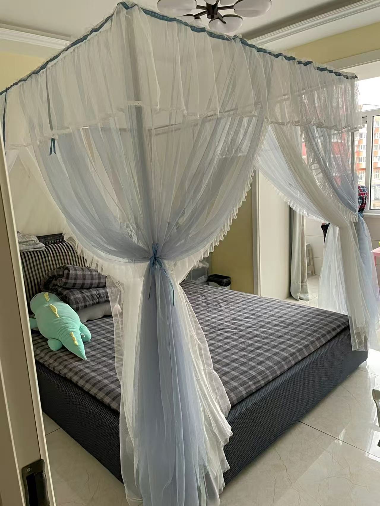 91家纺网 家纺一手货源 找家纺 宝莱利家纺 宫廷式落地双层防尘顶蚊帐 梦乡（升级25MM烤漆支架送风扇杆）