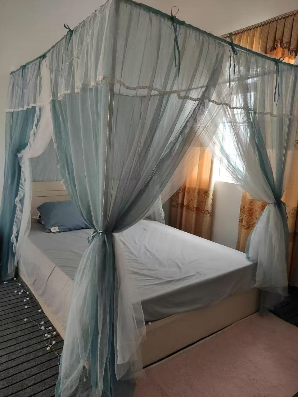 91家纺网 家纺一手货源 找家纺 宝莱利家纺 宫廷式落地双层防尘顶蚊帐 梦乡（升级25MM烤漆支架送风扇杆）