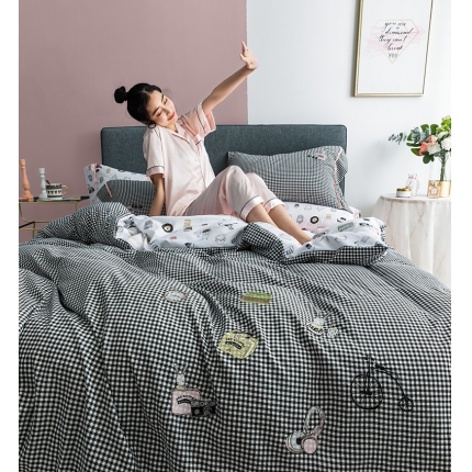 91家纺网 家纺一手货源 找家纺 慕梵 2019新款轻奢天丝绸四件套 萌宠乐园