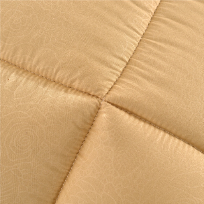 91家纺网 家纺一手货源 找家纺 被多多被业 2022磨毛压花冬被 驼色