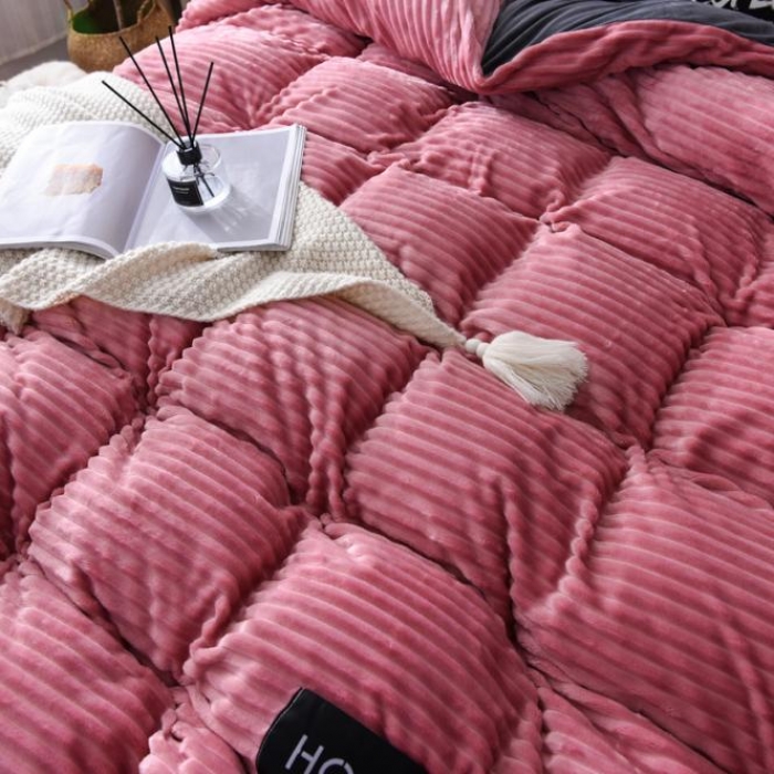 91家纺网 家纺一手货源 找家纺 唐人居家纺  2025冬季保暖魔法绒四件套 丽莎-豆沙