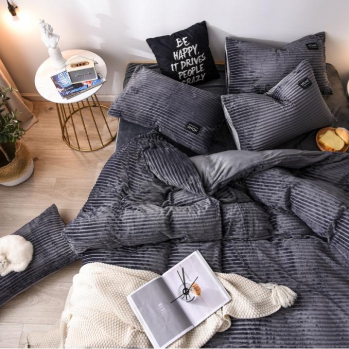 91家纺网 家纺一手货源 找家纺 唐人居家纺  2025冬季保暖魔法绒四件套 丽莎-灰色