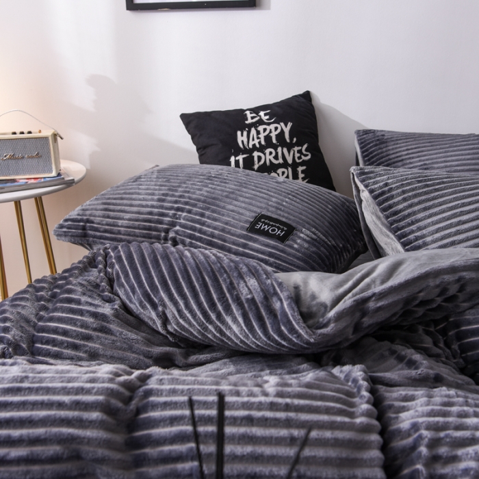 91家纺网 家纺一手货源 找家纺 唐人居家纺  2025冬季保暖魔法绒四件套 丽莎-灰色