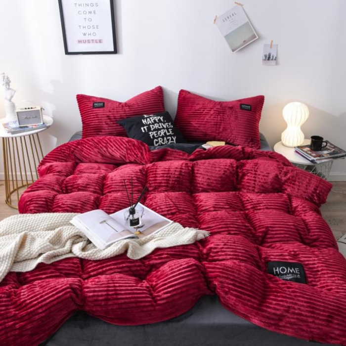 91家纺网 家纺一手货源 找家纺 唐人居家纺  2025冬季保暖魔法绒四件套 丽莎-酒红