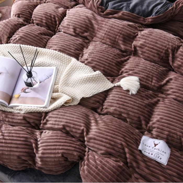 91家纺网 家纺一手货源 找家纺 唐人居家纺  2025冬季保暖魔法绒四件套 丽莎-摩卡