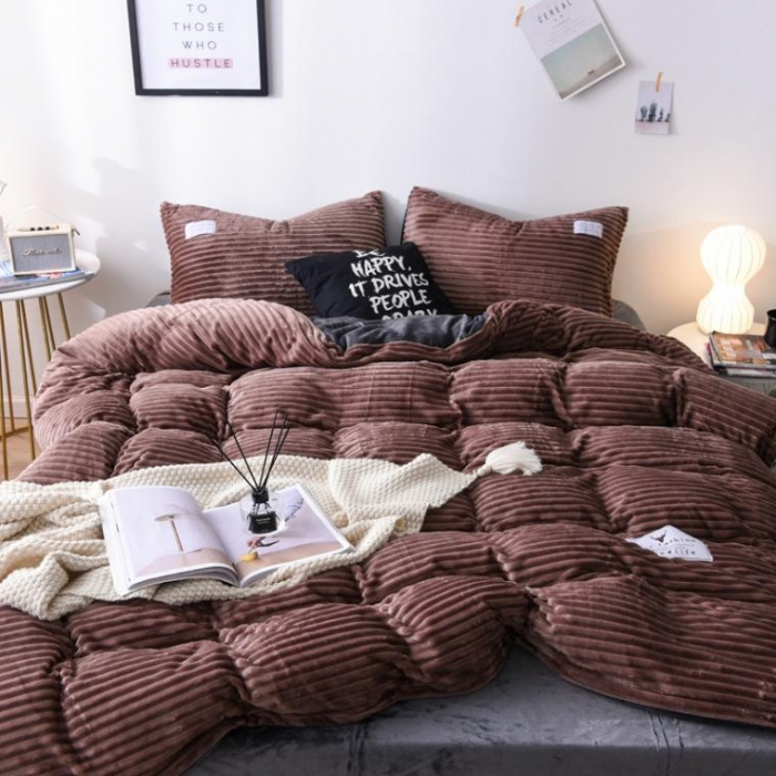 91家纺网 家纺一手货源 找家纺 唐人居家纺  2025冬季保暖魔法绒四件套 丽莎-摩卡