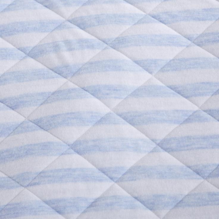 91家纺网 家纺一手货源 找家纺 琪琪阁家纺 细条纹针织棉夏被平行世界蓝