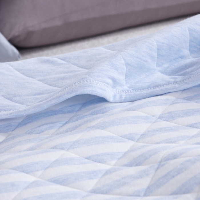 91家纺网 家纺一手货源 找家纺 琪琪阁家纺 细条纹针织棉夏被平行世界蓝