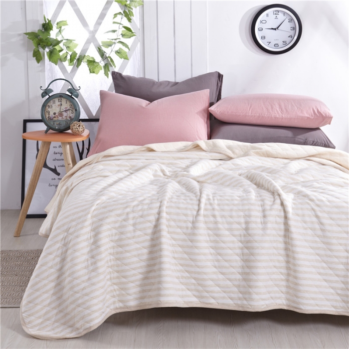 91家纺网 家纺一手货源 找家纺 琪琪阁家纺 全棉针织夏凉被宽条纹系列 浅咖条纹