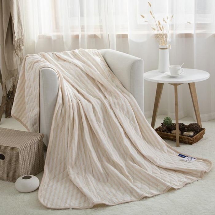 91家纺网 家纺一手货源 找家纺 琪琪阁家纺 全棉针织夏凉被宽条纹系列 浅咖条纹