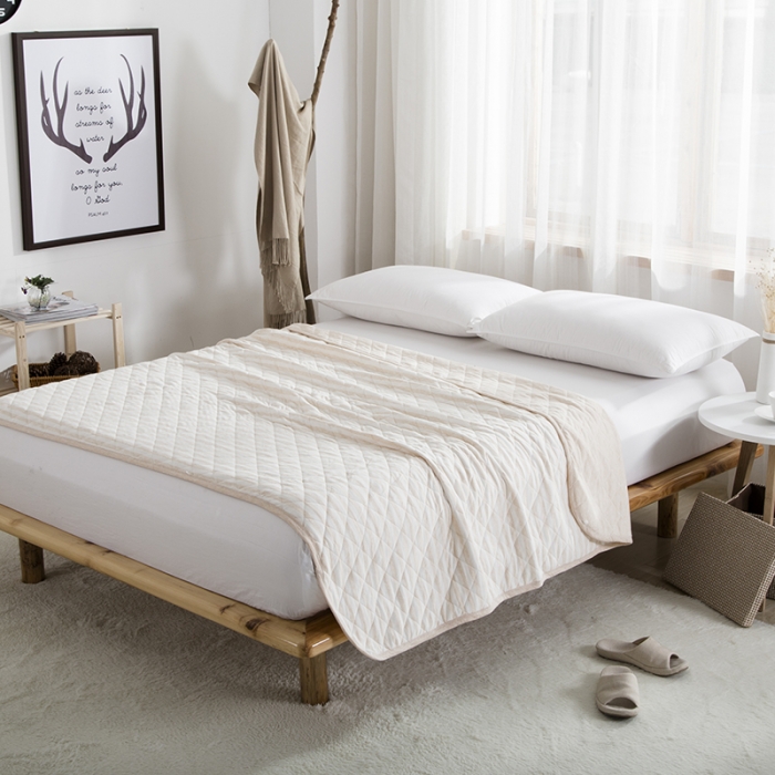 91家纺网 家纺一手货源 找家纺 琪琪阁家纺 全棉针织夏凉被宽条纹系列 浅咖条纹